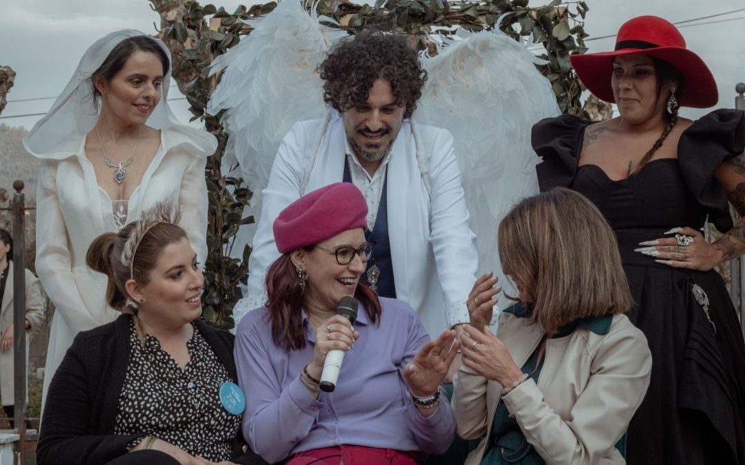 Asotrame recibe una donación de 1.200 euros del evento nupcial “Cásate no Camiño” de Pontedeume