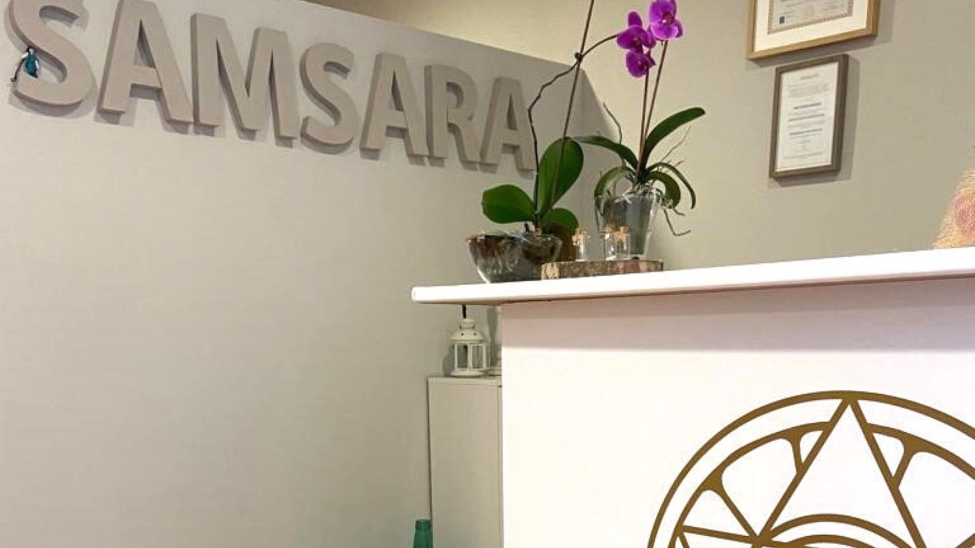 Yoga adaptado a pacientes y expacientes de cáncer.